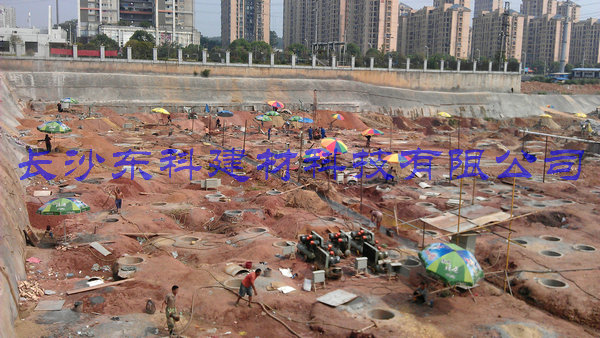 無聲爆破膨脹劑應用于人工挖孔樁??